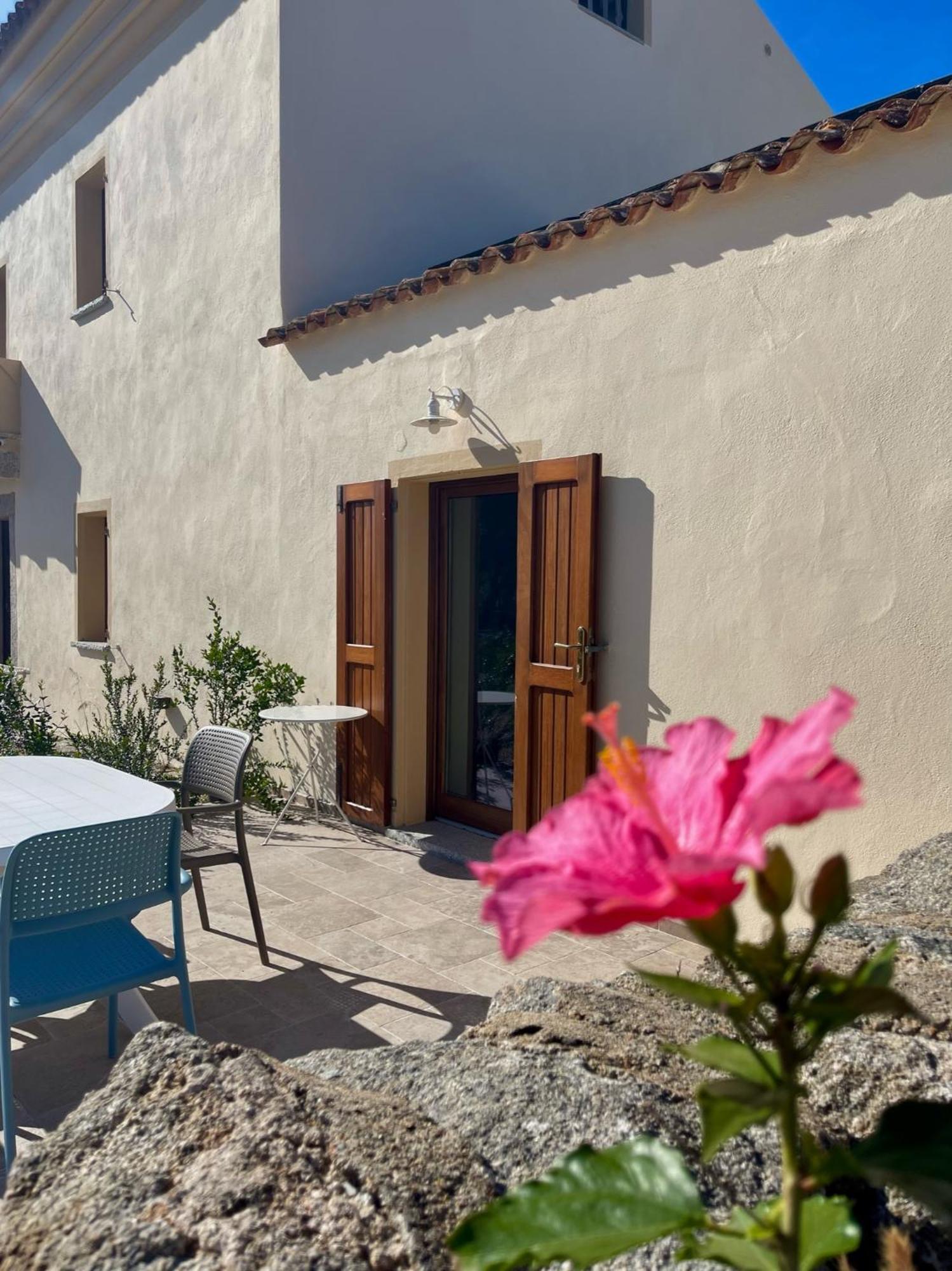 Stazzu Nuraghe Mannucciu Guest House เรนามาจอเร ภายนอก รูปภาพ