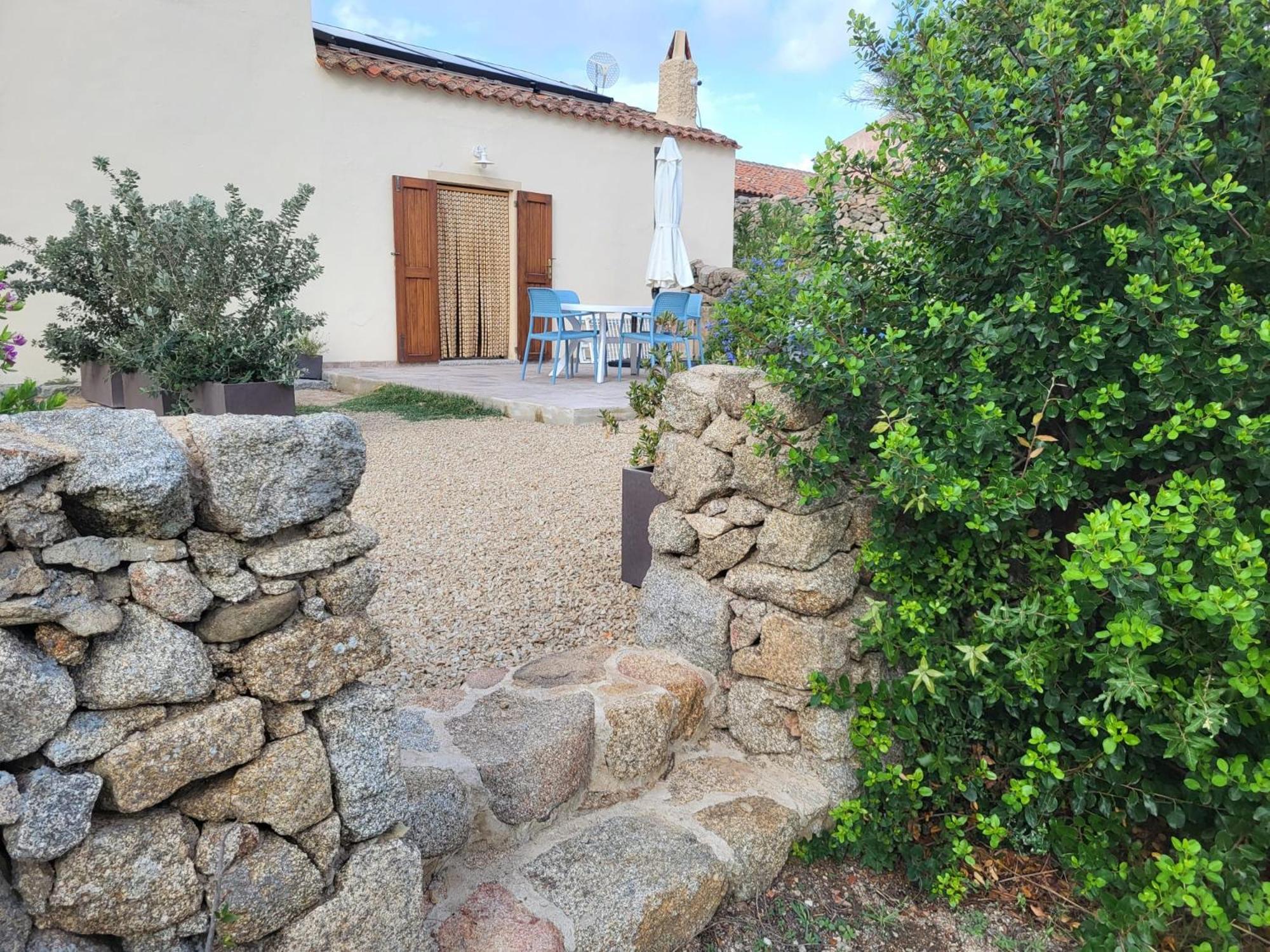 Stazzu Nuraghe Mannucciu Guest House เรนามาจอเร ภายนอก รูปภาพ